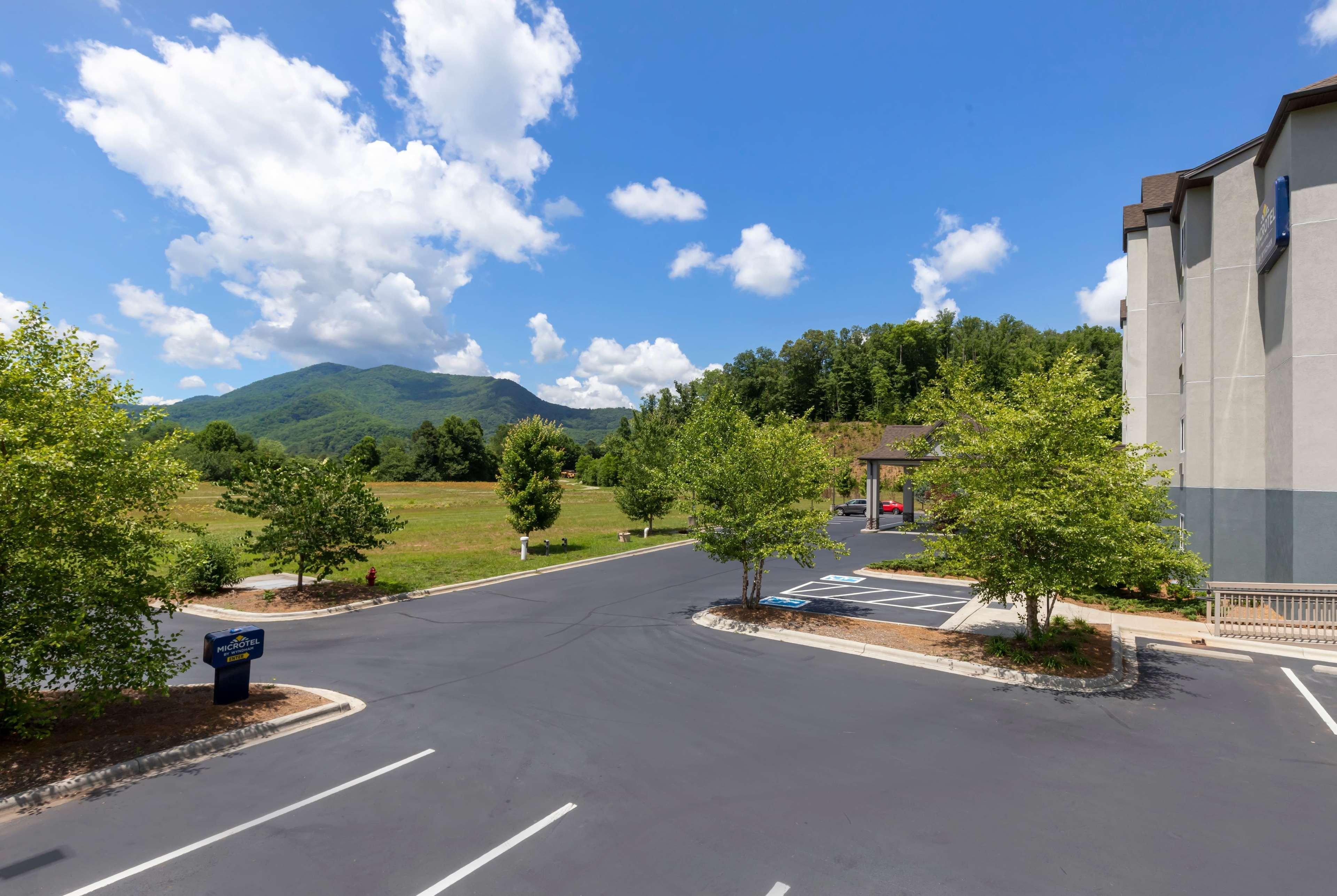 Microtel Inn & Suites Dillsboro/Sylva Ngoại thất bức ảnh